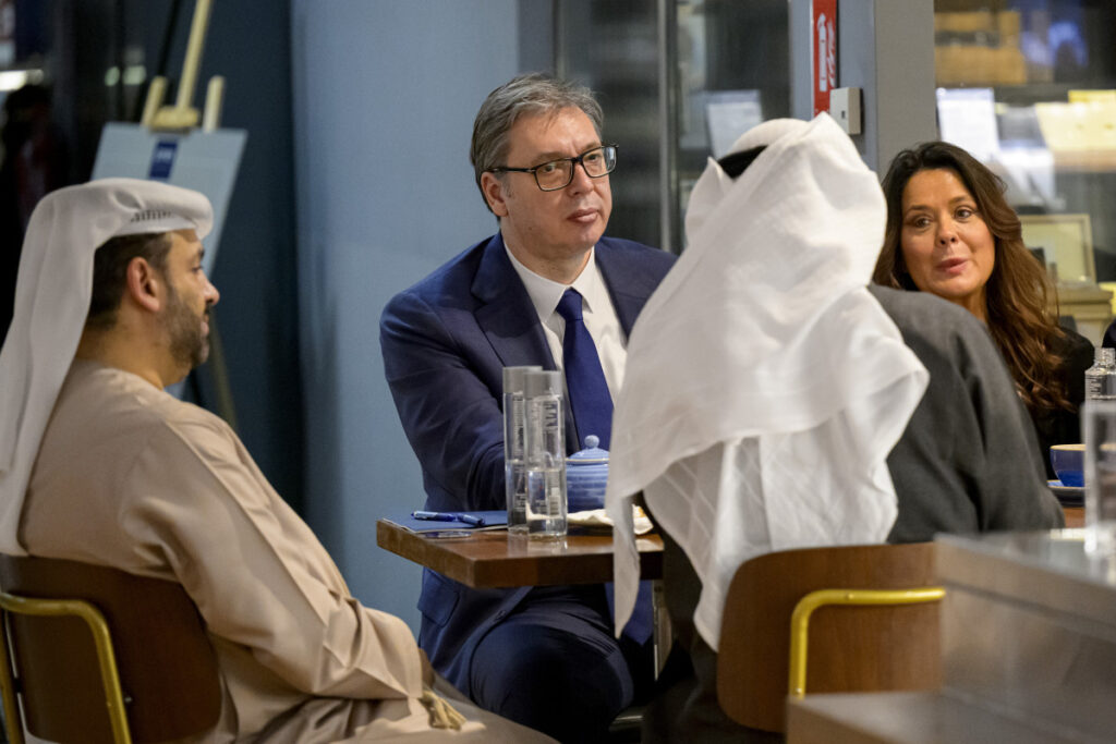 Vučić in Abu Dhabi with Bin Zayed: Serbia expresses solidarity with the friendly people of the UAE in difficult times