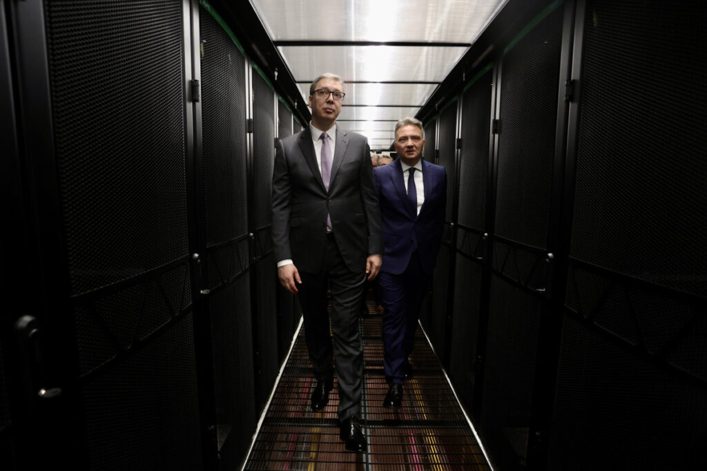 (PHOTO) Vucic in Kragujevac: Supercomputer launched, state data center receives highest-level security certification