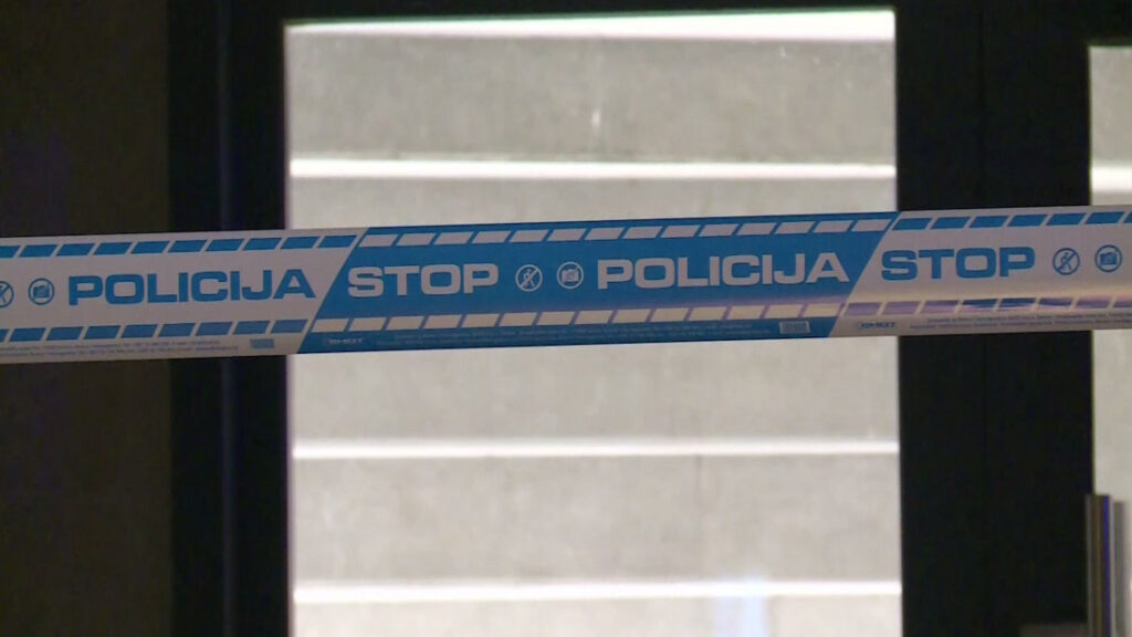 Dve nepoznate osobe bacile Molotovljev koktel na restoran na Adi Ciganliji, policija radi na rasvetljavanju slučaja